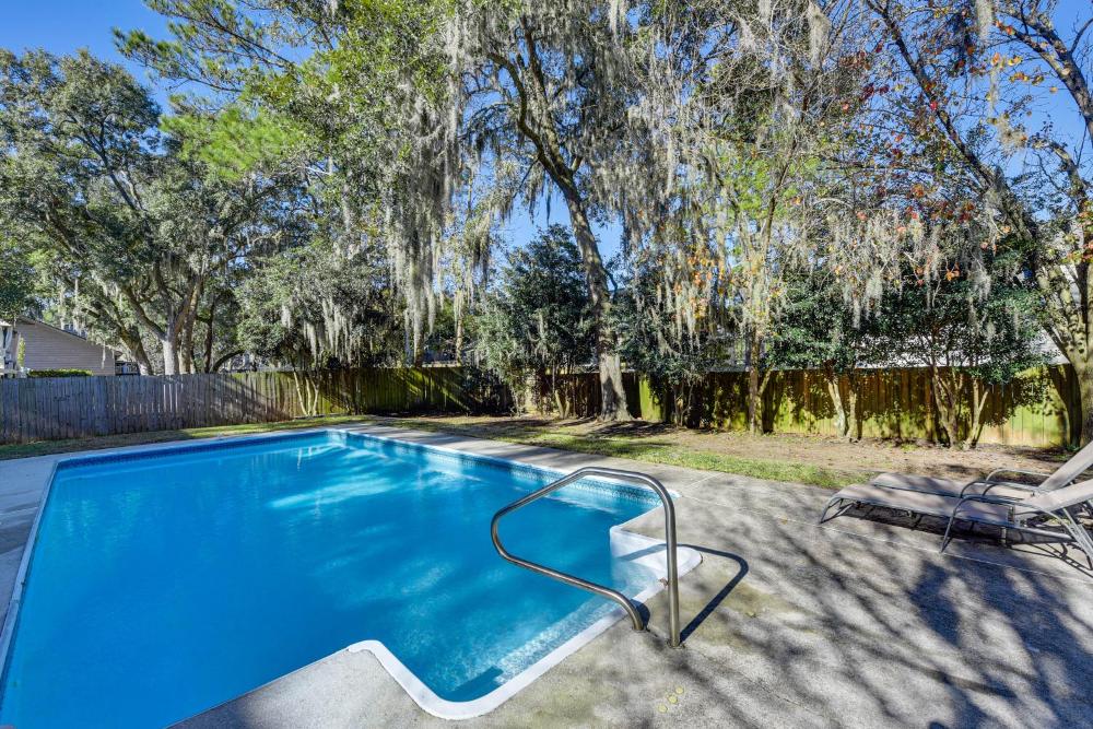 Savannah Home Close to Bike Trails and Beaches!